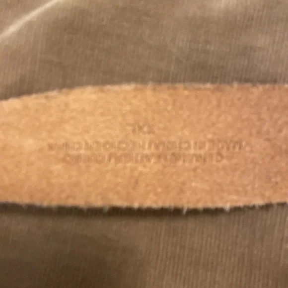 Gold Leather Embossed Belt - Picture 5 of 6